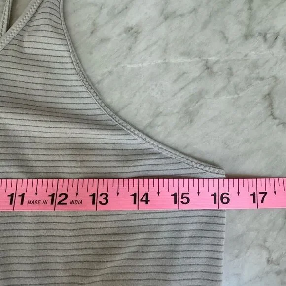 Lululemon striped racer back flowy athletic tank size 6? - Picture 4 of 6